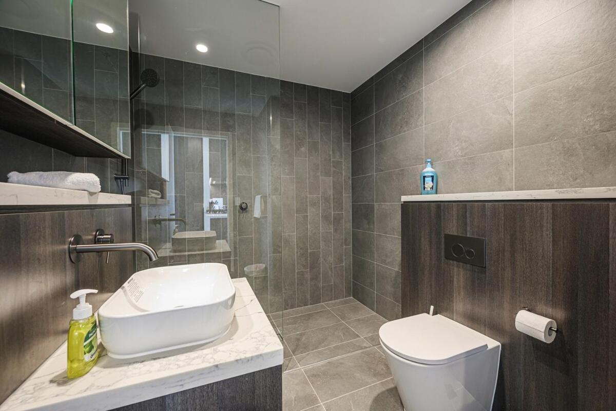Apartment Olympic Park Stylish With Gym Pool Good View Sydney